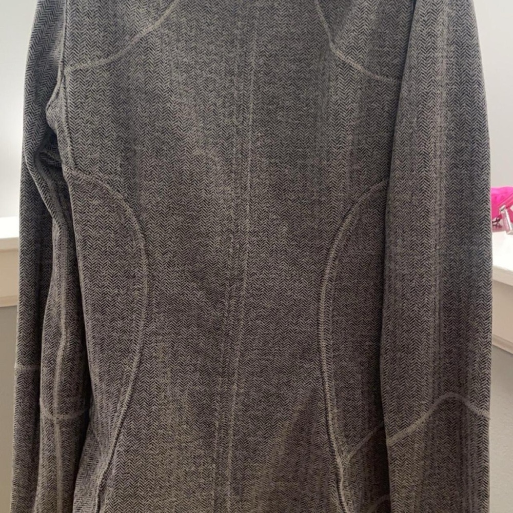 Grey lululemon define jacket - Picture 2 of 6